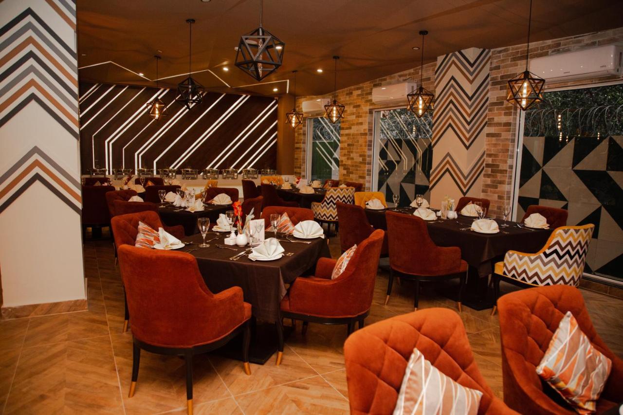Belmorris Hotels & Resorts Multan Esterno foto